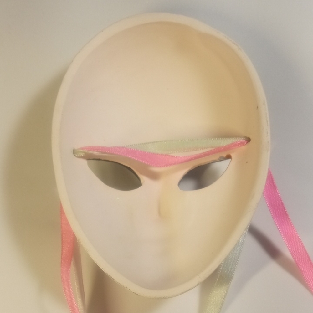 VTG 90s Hand Painted Ceramic Masquerade Masks Set - Boho Butterfly & Heart 🦋✨ - Picture 4 of 7